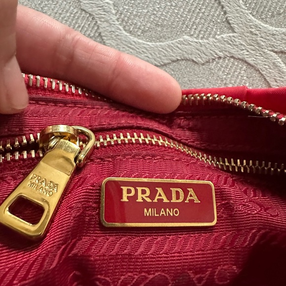 ❤️SOLD❤️ Authentic Prada Wristlet in Red - Picture 8 of 9